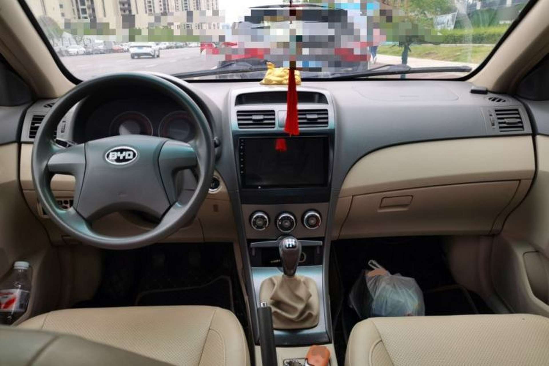Used BYD L3 2012 1.5L Manual Comfort Edition Center Console