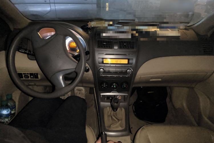 Used BYD L3 2012 1.5L Manual Comfort Edition Center Console