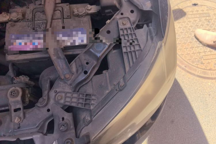 Used BYD L3 2012 1.5L Manual Comfort Edition Engine Bay Left