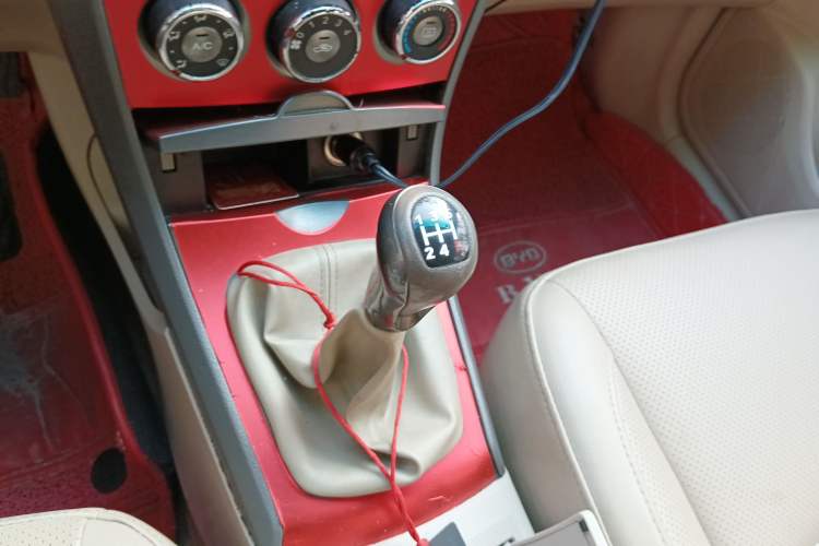 Used BYD L3 2012 1.5L Manual Luxury Version Gear Lever