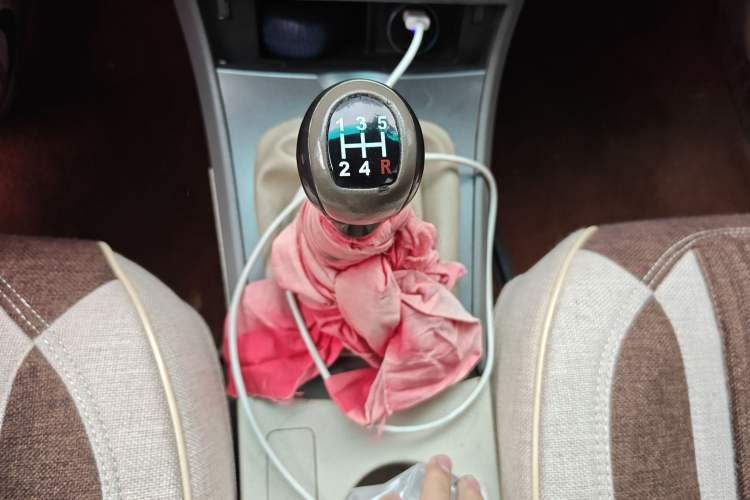Used BYD L3 2012 1.5L Manual Comfort Edition Gear Lever