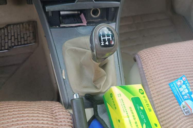Used BYD L3 2012 1.5L Manual Comfort Edition Gear Lever