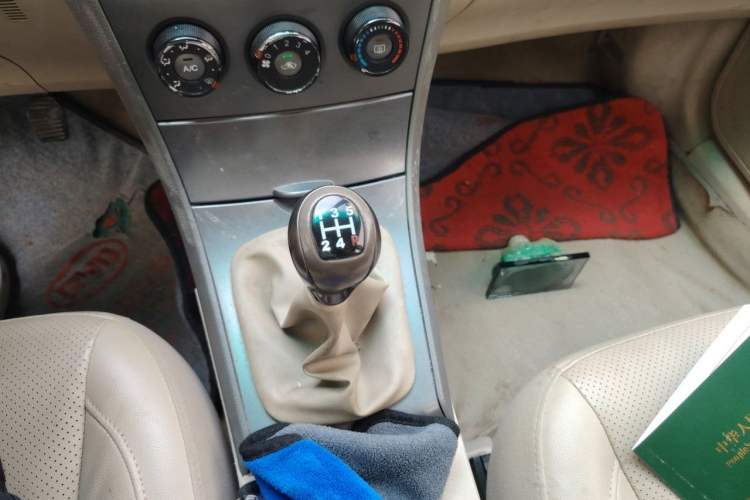 Used BYD L3 2012 1.5L Manual Comfort Edition Gear Lever