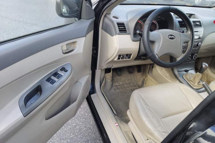 Used BYD L3 2012 1.5L Manual Comfort Edition Interior 2