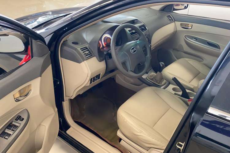 Used BYD L3 2012 1.5L Manual Comfort Edition Interior 2