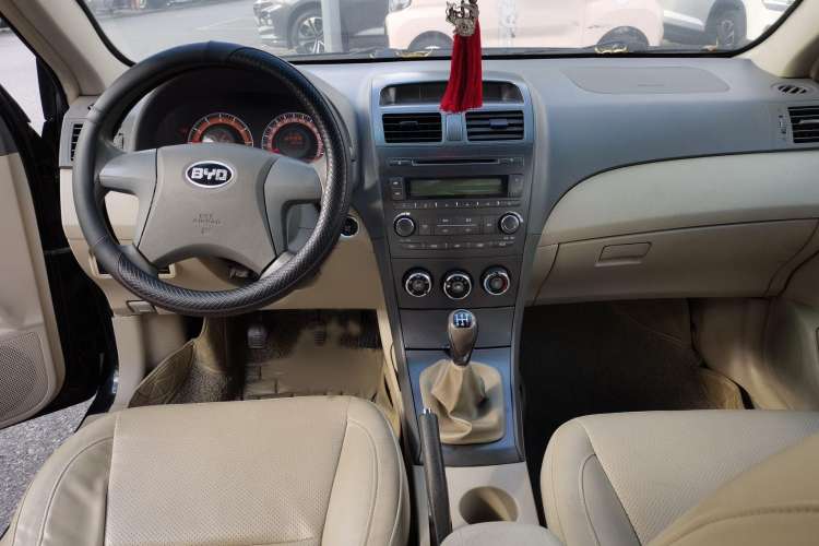 Used BYD L3 2012 1.5L Manual Comfort Edition Interior 3