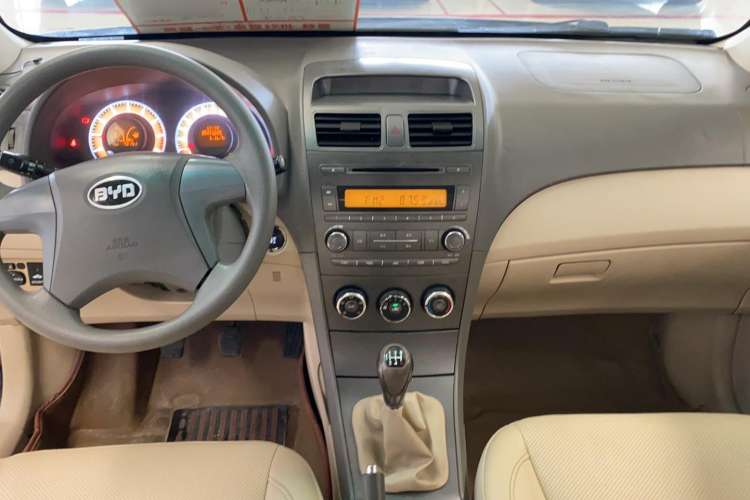 Used BYD L3 2012 1.5L Manual Comfort Edition Interior 3