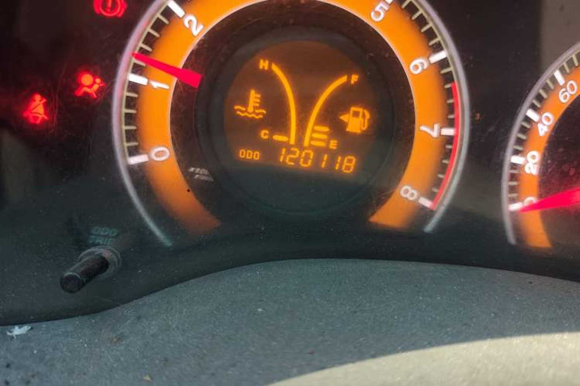 Used BYD L3 2012 1.5L Manual Luxury Version Odometer Close Up