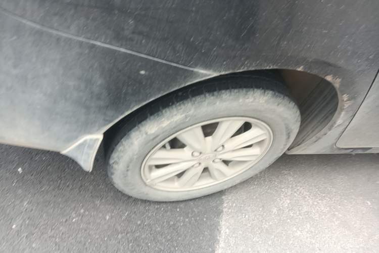 Used BYD L3 2012 1.5L Manual Comfort Edition Right Front Wheel Hub