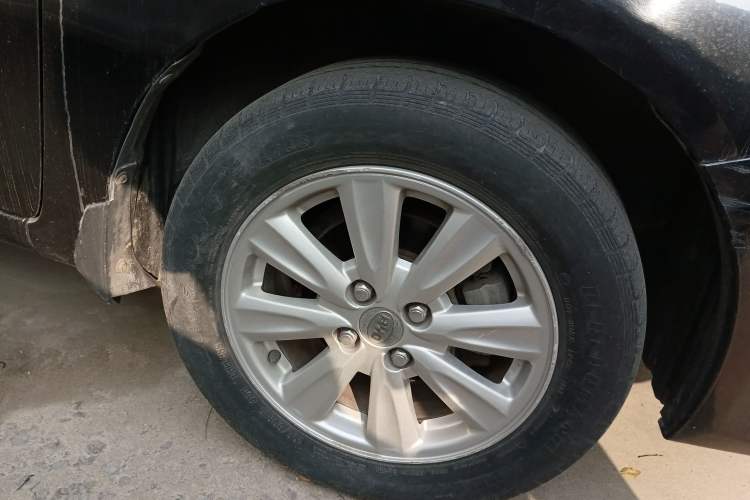 Used BYD L3 2012 1.5L Manual Luxury Version Right Front Wheel Hub