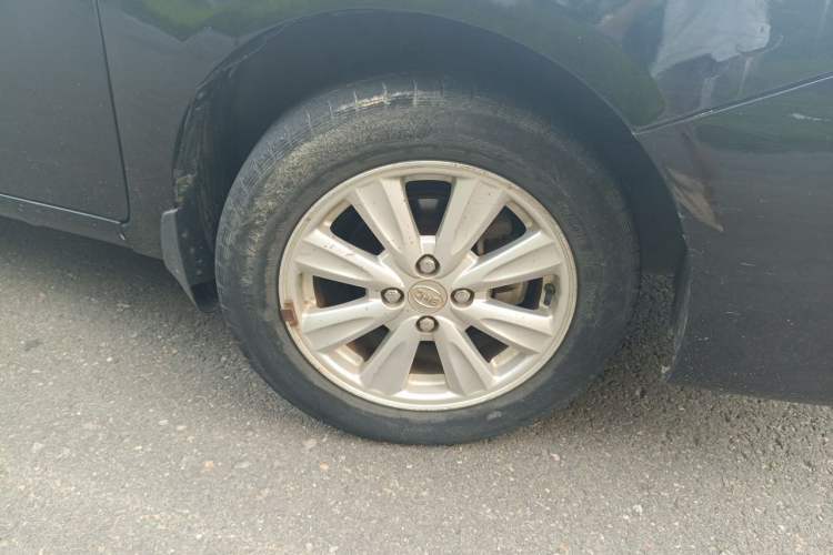 Used BYD L3 2012 1.5L Manual Comfort Edition Right Front Wheel Hub