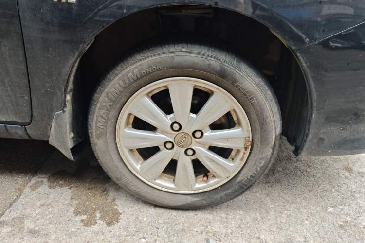 Used BYD L3 2012 1.5L Manual Luxury Version Right Front Wheel Hub