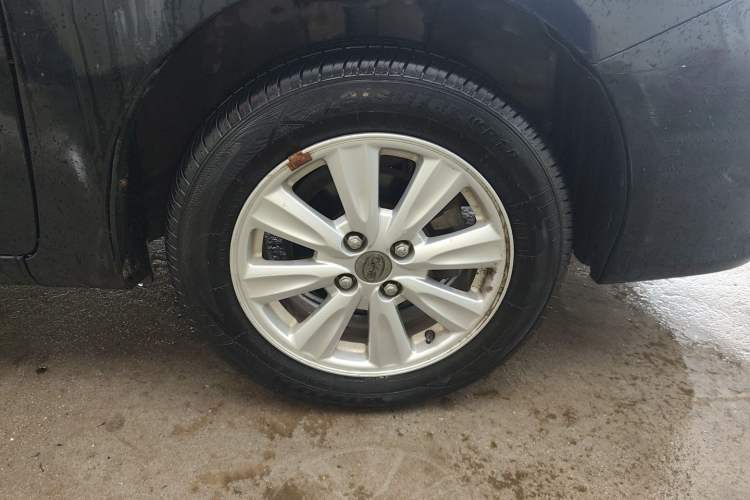 Used BYD L3 2012 1.5L Manual Comfort Edition Right Front Wheel Hub