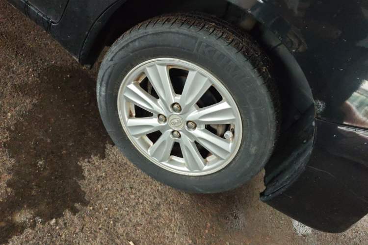 Used BYD L3 2012 1.5L Manual Comfort Edition Right Front Wheel Hub