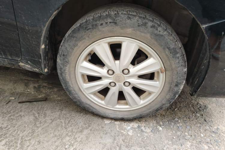 Used BYD L3 2012 1.5L Manual Comfort Edition Right Front Wheel Hub