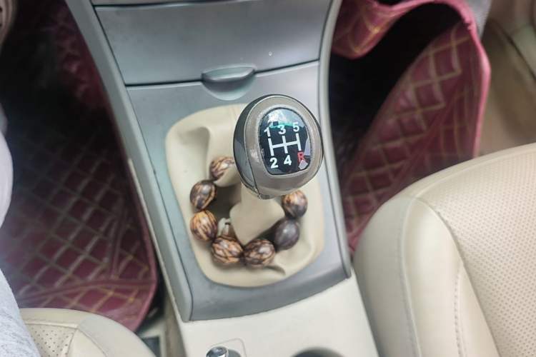 Used BYD L3 2012 1.5L Manual Comfort Edition Gear Lever