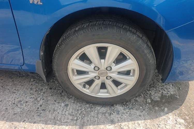 Used BYD L3 2012 1.5L Manual Comfort Edition Right Front Wheel Hub