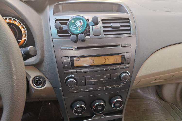 Used BYD L3 2012 1.5L Manual Comfort Edition Audio And AC Panel