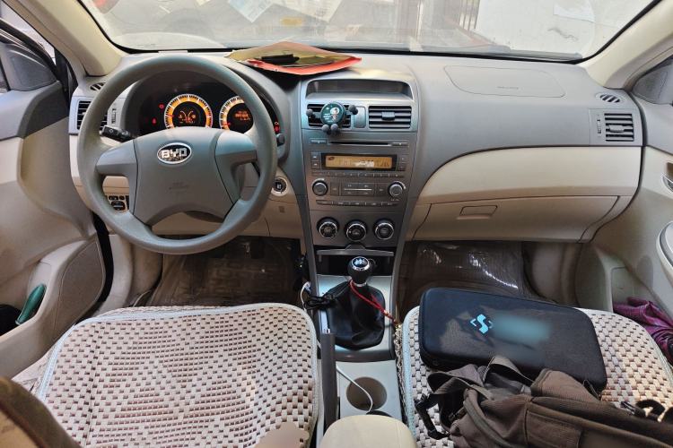 Used BYD L3 2012 1.5L Manual Comfort Edition Center Console