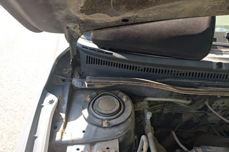 Used BYD L3 2012 1.5L Manual Comfort Edition Engine Bay Right