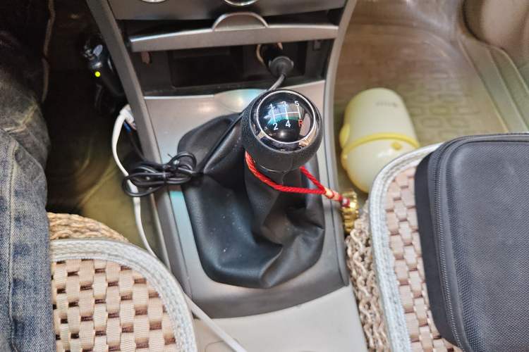 Used BYD L3 2012 1.5L Manual Comfort Edition Gear Lever