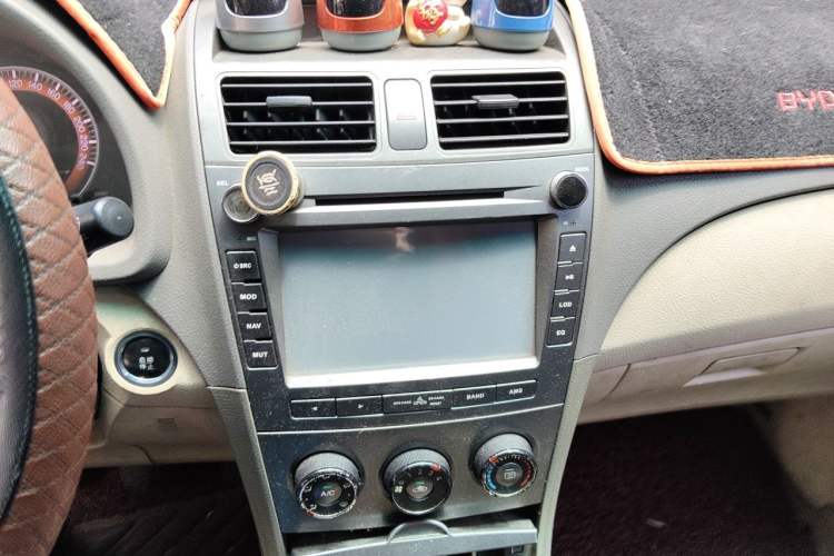 Used BYD L3 2012 1.5L Manual Comfort Edition Audio And AC Panel