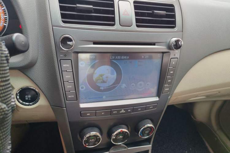 Used BYD L3 2012 1.5L Manual Comfort Edition Audio And AC Panel