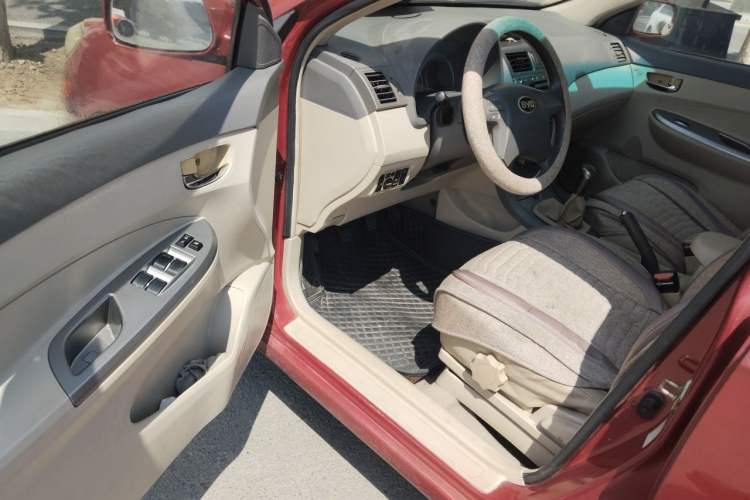 Used BYD L3 2012 1.5L Manual Luxury Version Driver Seat