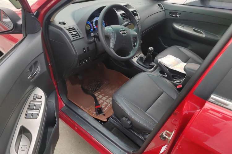 Used BYD L3 2012 1.5L Manual Luxury Version Driver Seat