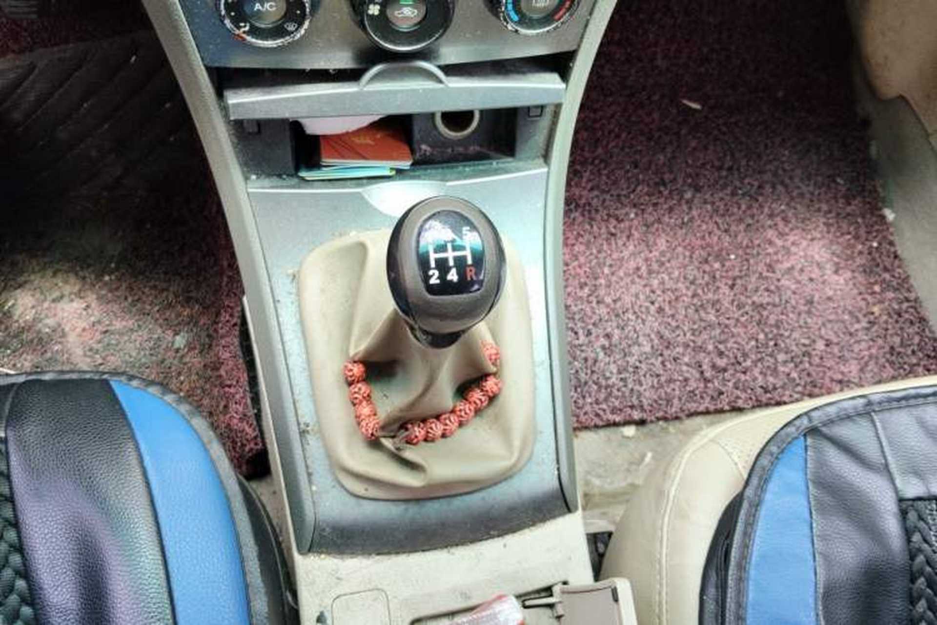 Used BYD L3 2012 1.5L Manual Comfort Edition Gear Lever