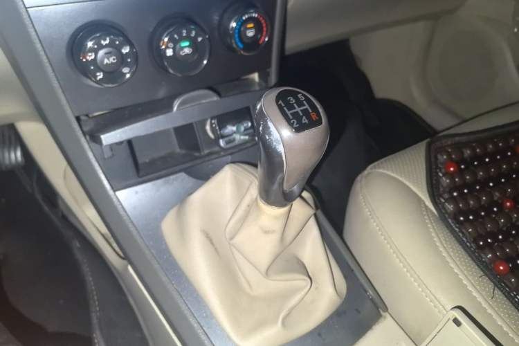 Used BYD L3 2012 1.5L Manual Luxury Version Gear Lever