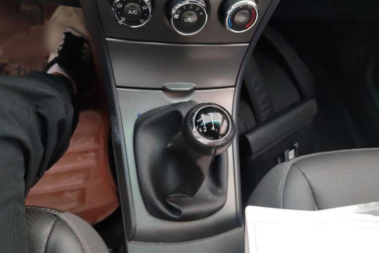 Used BYD L3 2012 1.5L Manual Luxury Version Gear Lever