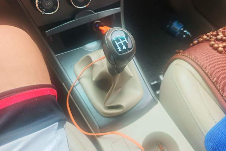 Used BYD L3 2012 1.5L Manual Comfort Edition Gear Lever