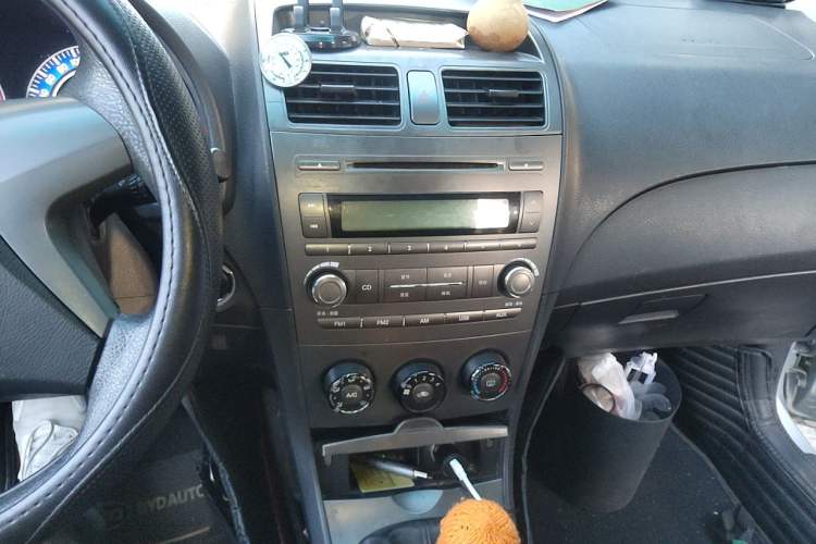 Used BYD L3 2012 1.5L Manual Comfort Edition Audio And AC Panel