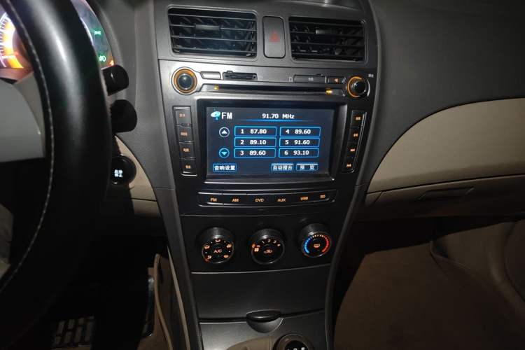 Used BYD L3 2012 1.5L Manual Luxury Version Audio And AC Panel