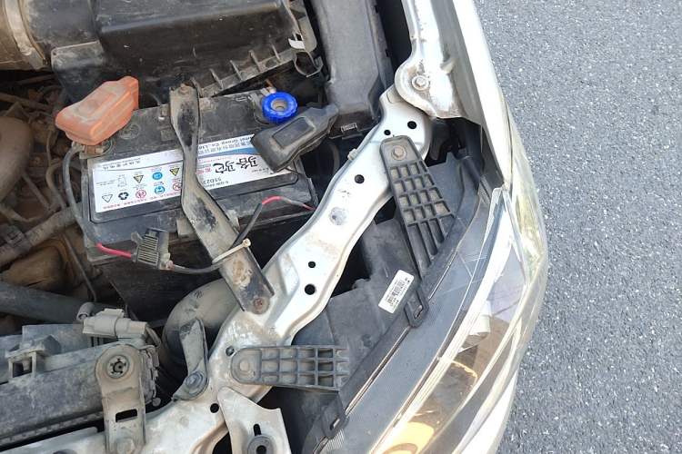 Used BYD L3 2012 1.5L Manual Comfort Edition Engine Bay Left