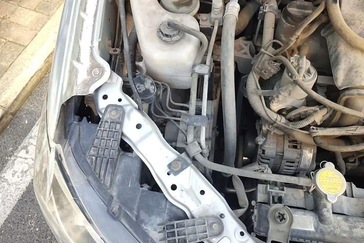 Used BYD L3 2012 1.5L Manual Comfort Edition Engine Bay Right