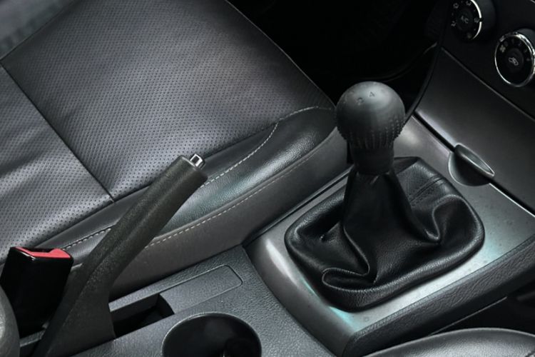 Used BYD L3 2012 1.5L Manual Comfort Edition Gear Lever