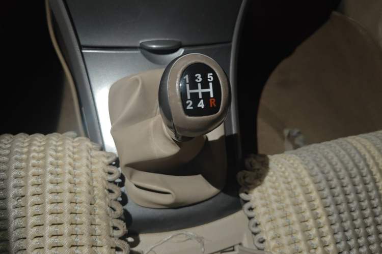 Used BYD L3 2012 1.5L Manual Luxury Version Gear Lever