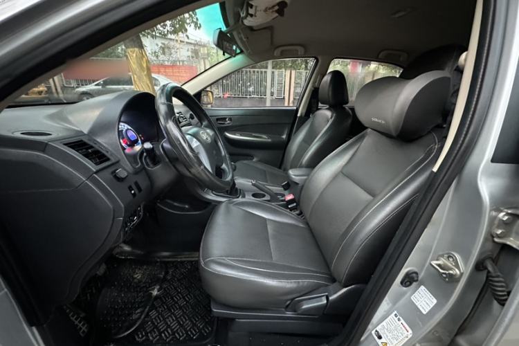 Used BYD L3 2012 1.5L Manual Comfort Edition Interior 5