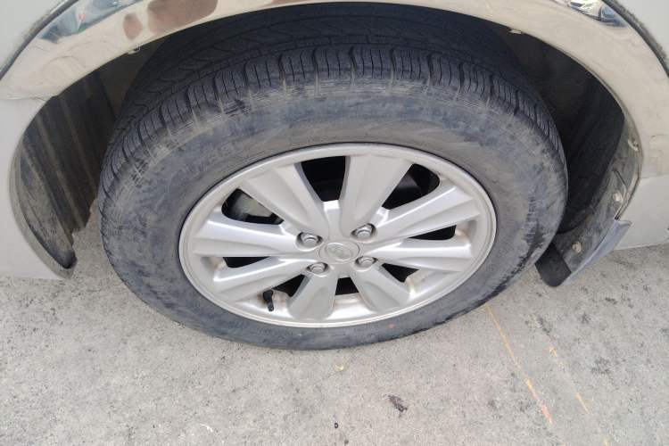 Used BYD L3 2012 1.5L Manual Comfort Edition Left Front Wheel Hub