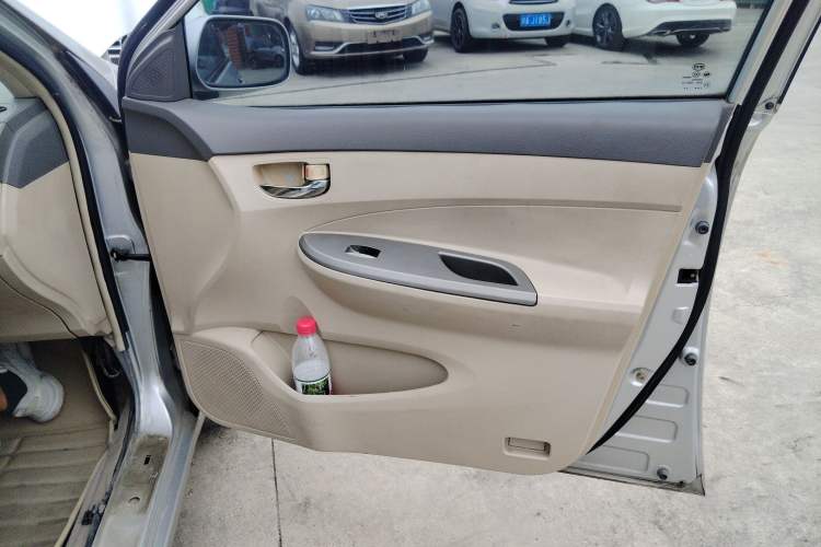 Used BYD L3 2012 1.5L Manual Comfort Edition Right Front Door Interior