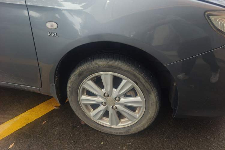 Used BYD L3 2012 1.5L Manual Comfort Edition Right Front Wheel Hub