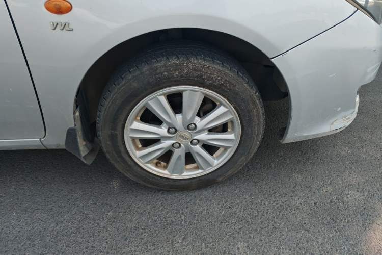 Used BYD L3 2012 1.5L Manual Comfort Edition Right Front Wheel Hub