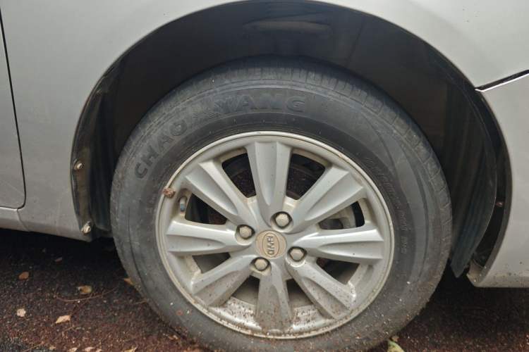 Used BYD L3 2012 1.5L Manual Luxury Version Right Front Wheel Hub