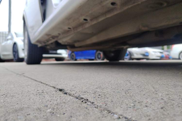 Used BYD L3 2012 1.5L Manual Comfort Edition Right Side Sill