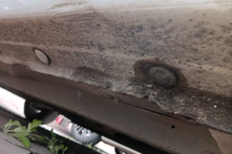 Used BYD L3 2012 1.5L Manual Comfort Edition Right Side Sill