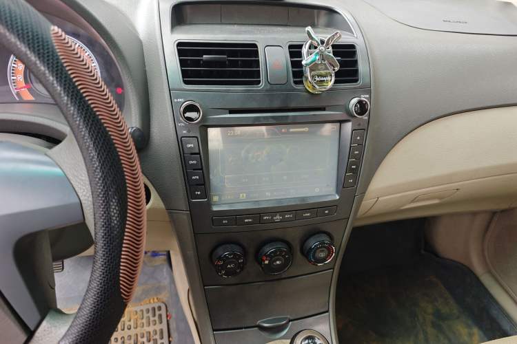 Used BYD L3 2012 1.5L Manual Comfort Edition Audio And AC Panel