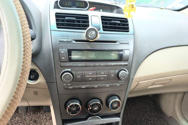 Used BYD L3 2012 1.5L Manual Comfort Edition Audio And AC Panel