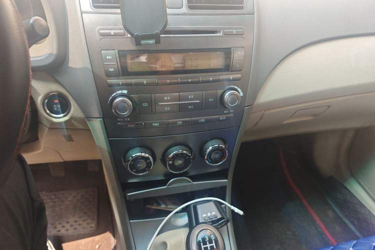Used BYD L3 2012 1.5L Manual Comfort Edition Audio And AC Panel